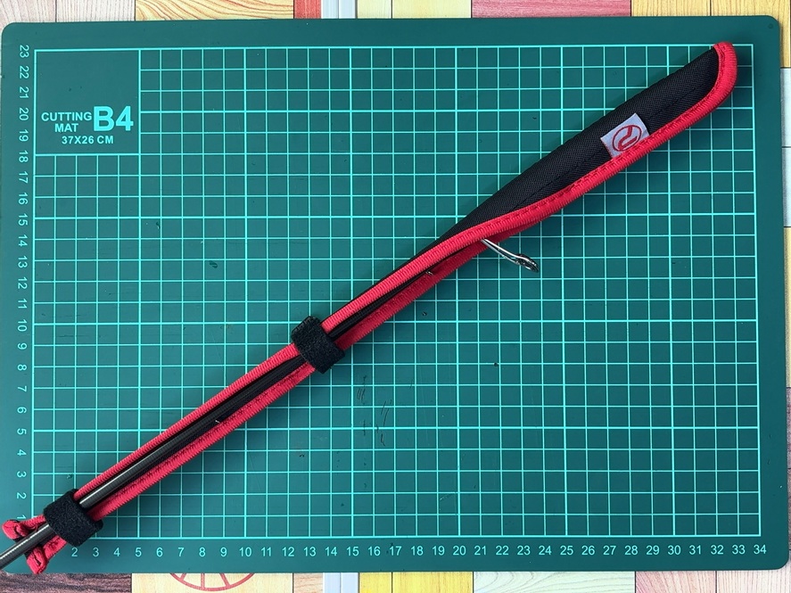 プロックスのティップガードカバーのベルトを延長する様子
