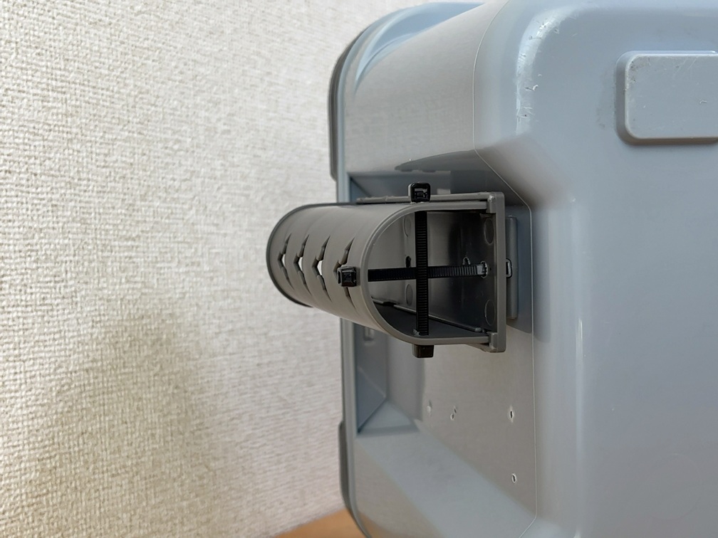 クーラーボックスにロッドホルダーを取り付けるためのDIY写真